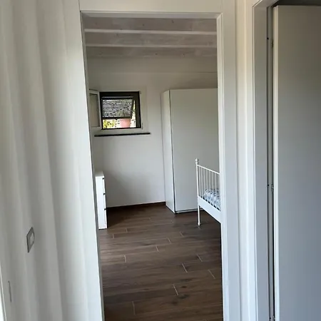 Giu Per I Castagni Lägenhet